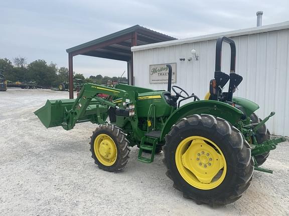 Image of John Deere 5055E equipment image 2