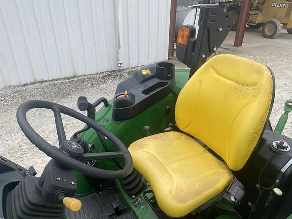 Image of John Deere 5055E equipment image 4