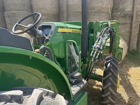 Image of John Deere 5055E equipment image 1