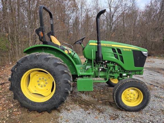 Image of John Deere 5055E equipment image 2