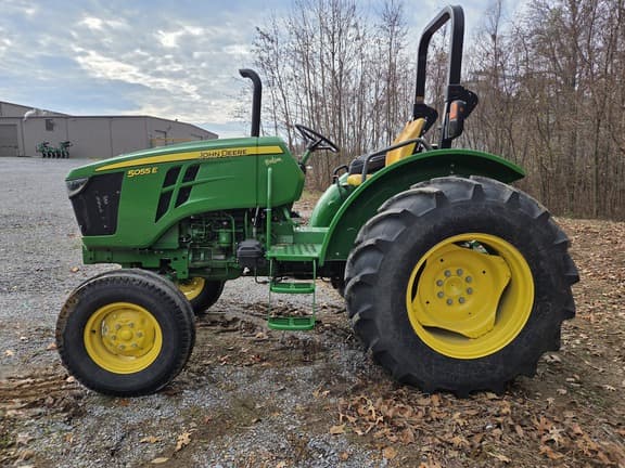 Image of John Deere 5055E equipment image 1