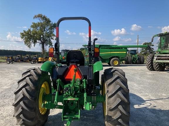 Image of John Deere 5055E equipment image 3