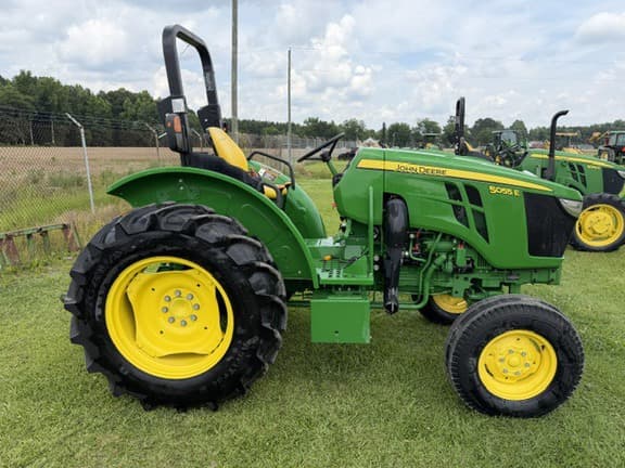Image of John Deere 5055E equipment image 2