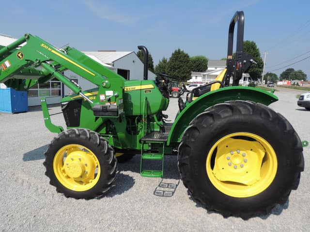 Image of John Deere 5055E equipment image 1
