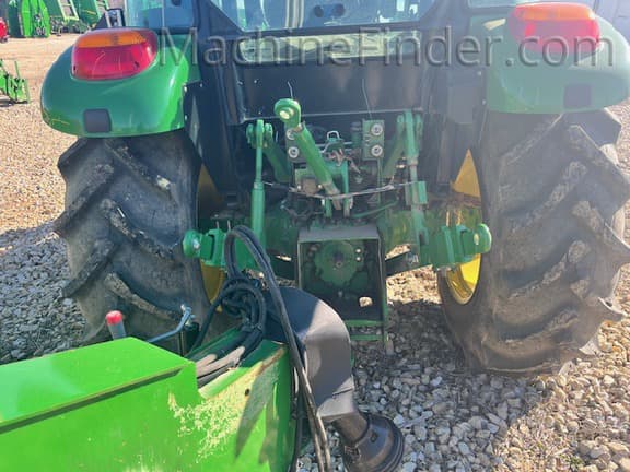 Image of John Deere 5055E equipment image 4