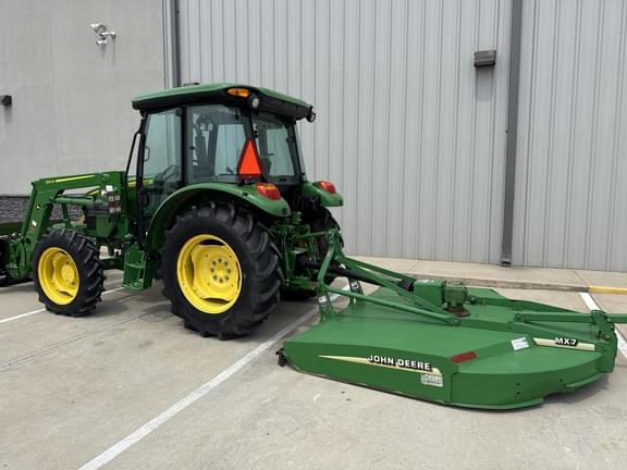 Image of John Deere 5055E equipment image 4