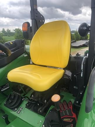 Image of John Deere 5055E equipment image 3