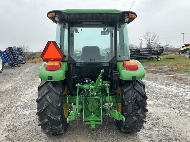 Image of John Deere 5055E equipment image 3