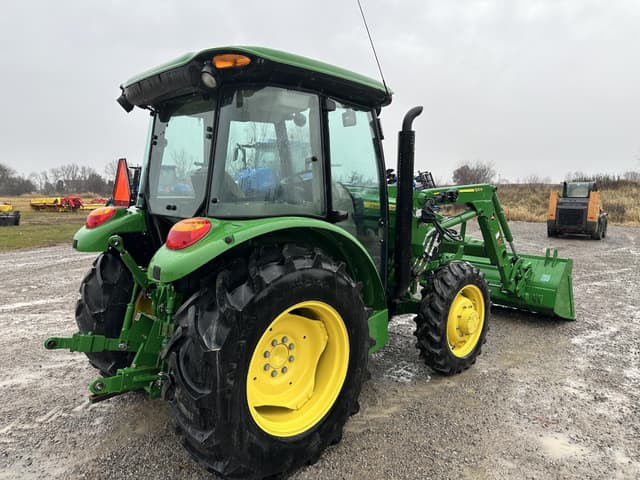 Image of John Deere 5055E equipment image 4