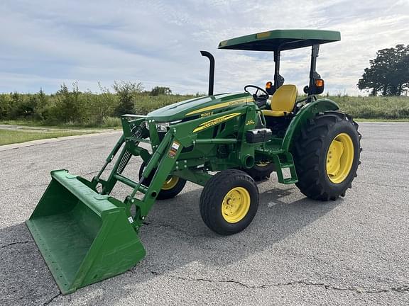 Image of John Deere 5055E equipment image 2