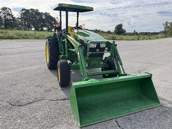 Image of John Deere 5055E equipment image 4