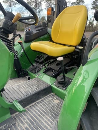 Image of John Deere 5055E equipment image 3