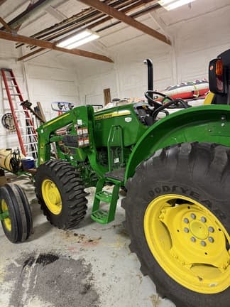 Image of John Deere 5055E equipment image 2