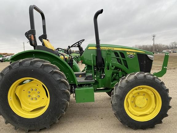 Image of John Deere 5055E equipment image 2