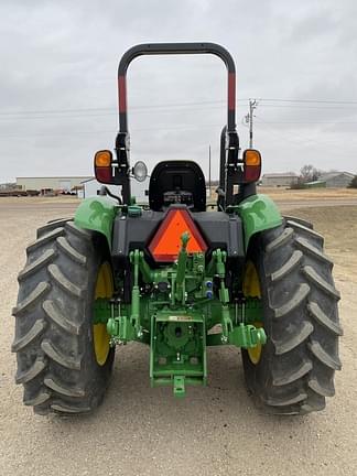 Image of John Deere 5055E equipment image 3