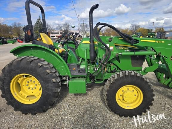 Image of John Deere 5055E equipment image 3
