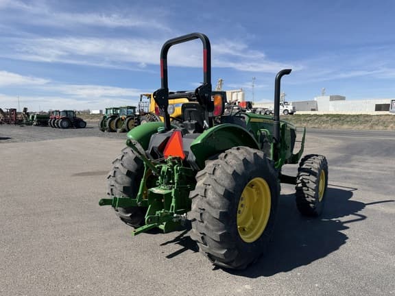 Image of John Deere 5055E equipment image 4