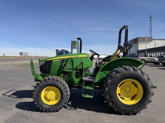2022 John Deere 5055E Equipment Image0