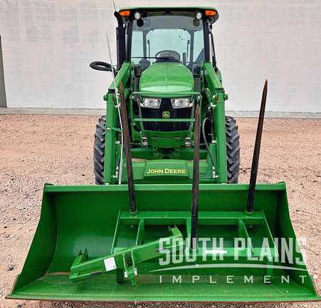 Image of John Deere 5055E equipment image 4