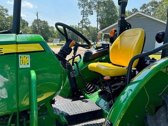 Image of John Deere 5055E equipment image 2