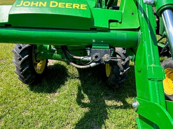 Image of John Deere 5055E equipment image 4