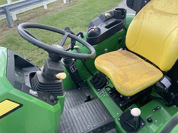 Image of John Deere 5055E equipment image 4