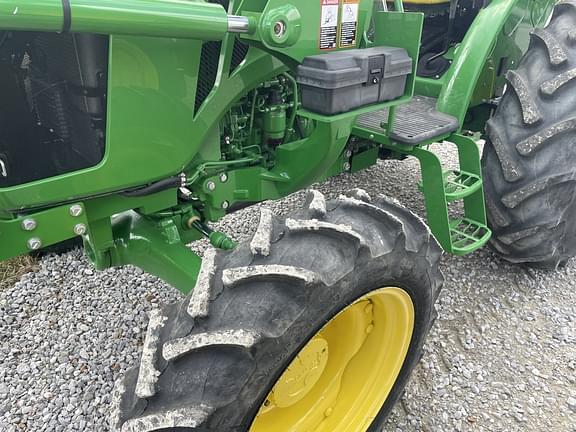 Image of John Deere 5055E equipment image 2