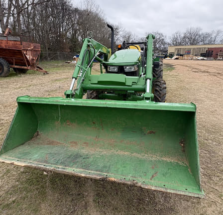 Image of John Deere 5055E equipment image 3