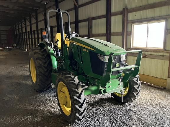 Image of John Deere 5055E equipment image 1