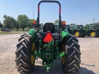Image of John Deere 5055E equipment image 3