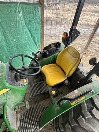 Image of John Deere 5055E equipment image 4
