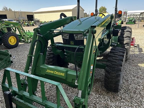 Image of John Deere 5055E equipment image 3
