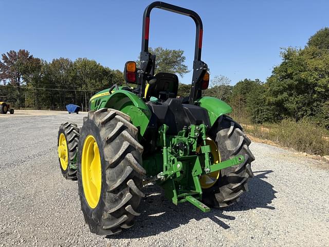 Image of John Deere 5055E equipment image 4