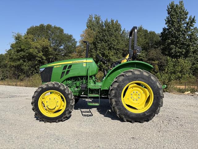 Image of John Deere 5055E equipment image 2