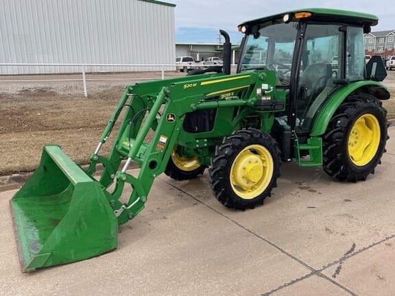 Image of John Deere 5055E equipment image 4