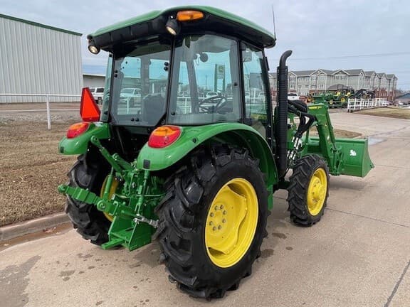Image of John Deere 5055E equipment image 3