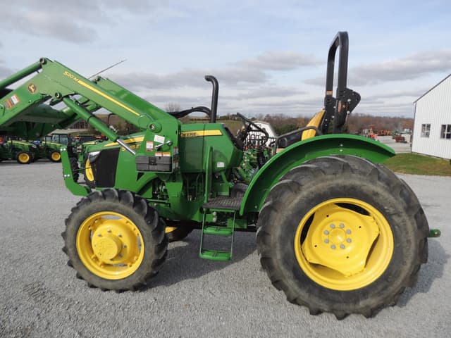 Image of John Deere 5055E equipment image 1