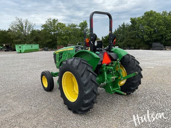 Image of John Deere 5055E equipment image 2