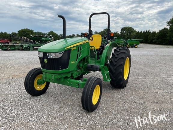 Image of John Deere 5055E equipment image 3