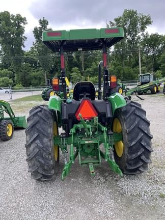 Image of John Deere 5055E equipment image 4