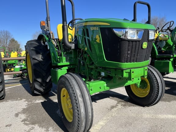 Main image John Deere 5055E