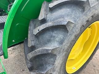 Image of John Deere 5055E equipment image 3