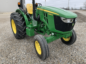 Main image John Deere 5055E