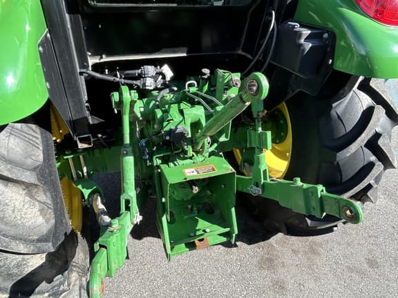 Image of John Deere 5055E equipment image 1