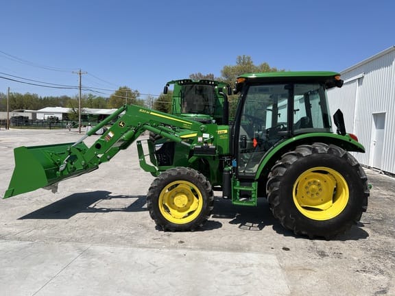 Main image John Deere 5055E
