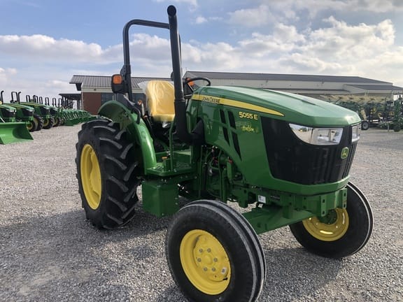 Main image John Deere 5055E