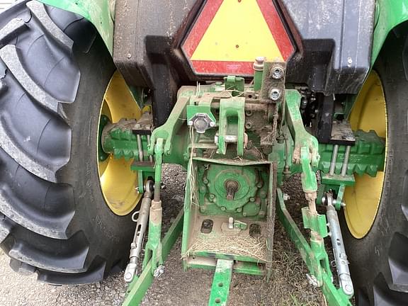 Image of John Deere 5055E equipment image 4