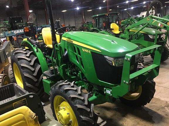 Image of John Deere 5055E equipment image 1