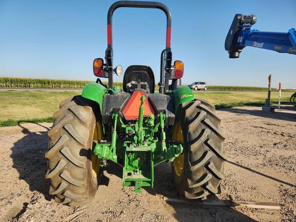 Image of John Deere 5055E equipment image 3
