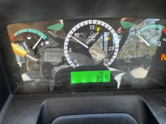 Image of John Deere 5055E equipment image 2